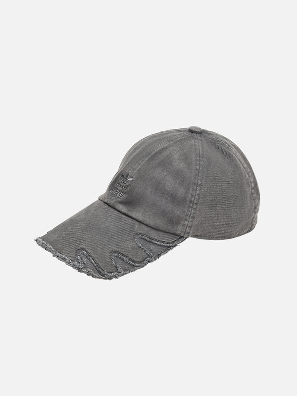 ADIDAS ORIGINALS, AVAVAV x adidas Slashed Cap - Grey, ŞAPKA, shopi go'da!