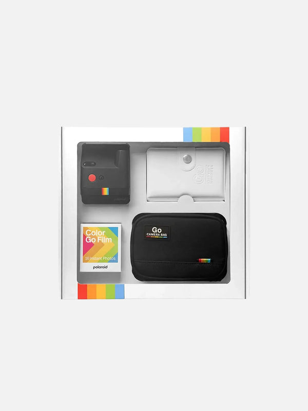 POLAROID Polaroid Go Gen2 Essential Kit - Black – siyah, ön görünümde kamera, film paketi ve çanta