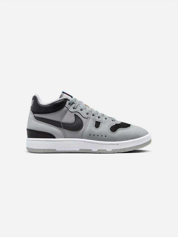 NIKE, Attack QS SP