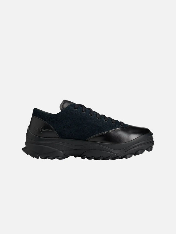 Y-3 GSG9 Lo – Black, yandan görünüm, kalın kauçuk taban