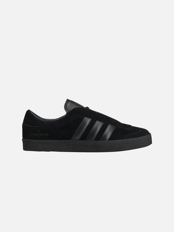 shopi go Y-3 Gazelle – Triple Black, yandan görünüm