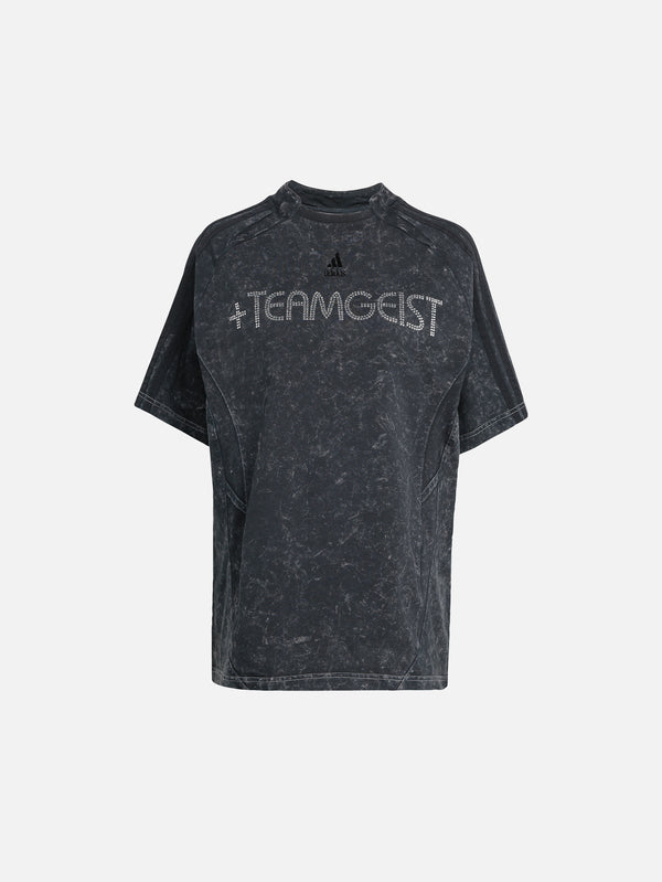ADIDAS ORIGINALS - T-SHIRT - Adilenium Season 4 Teamgeist Washed Rhinestone Tee - Black - shopi go'da!.