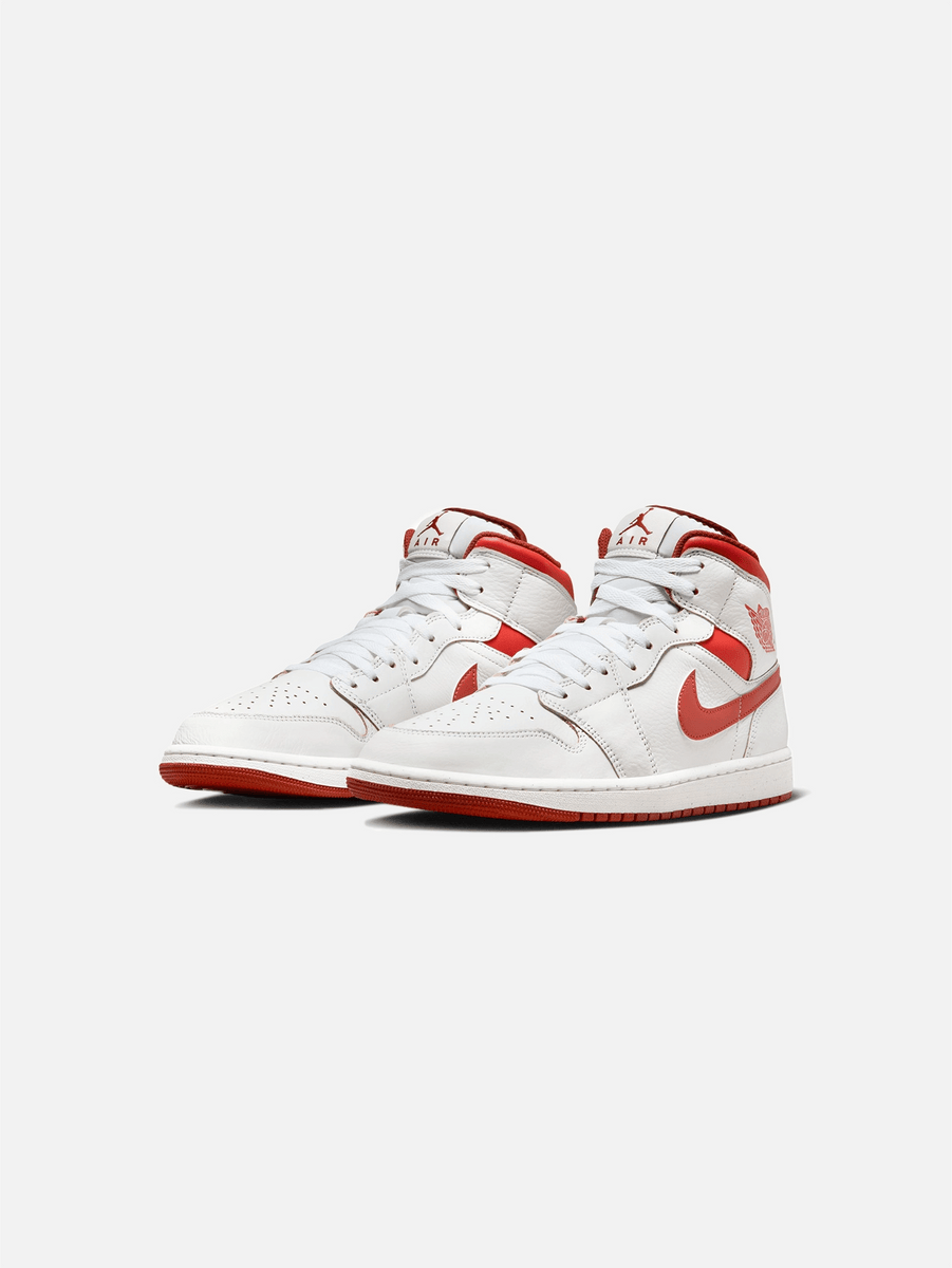 Nike air jordans white and red hot sale