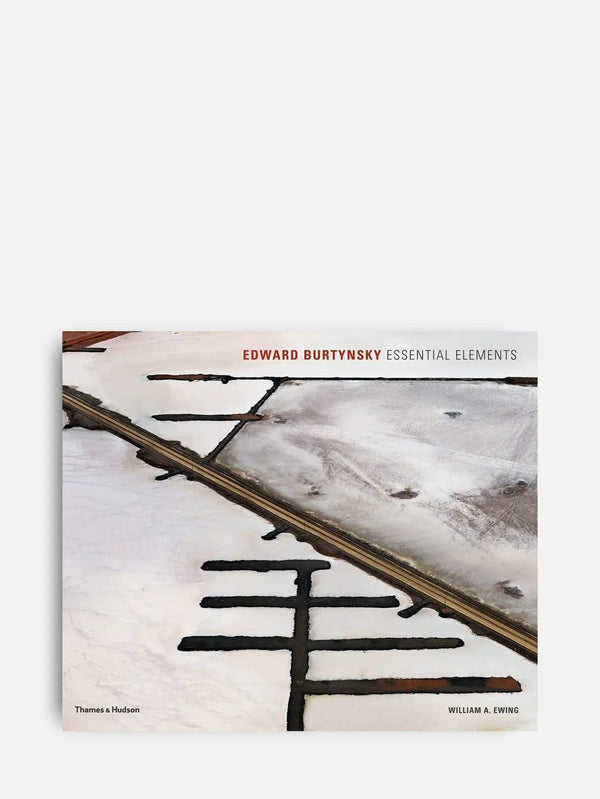 THAMES & HUDSON Edward Burtynsky: Essential Elements - Books KİTAP
