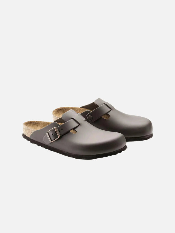 Birkenstock Boston NL Dark Brown – önden ve hafif yan görünüm
