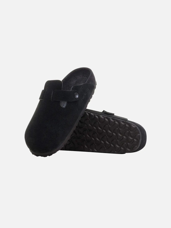 BIRKENSTOCK Boston VL EXQ Black – önden görünüm, siyah süet üst, desenli taban