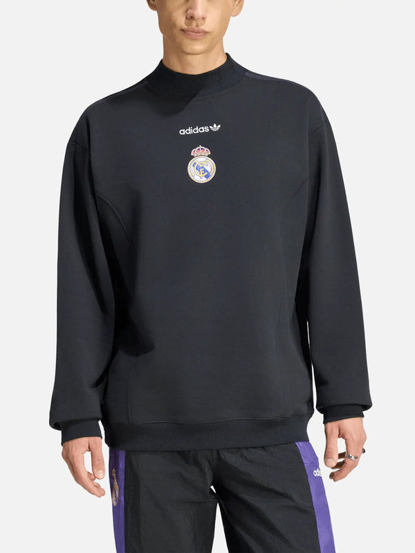 ADIDAS ORIGINALS Real Madrid EQT Sweatshirt – Black, önden görünüm; Real Madrid amblemi ve adidas Originals baskısı