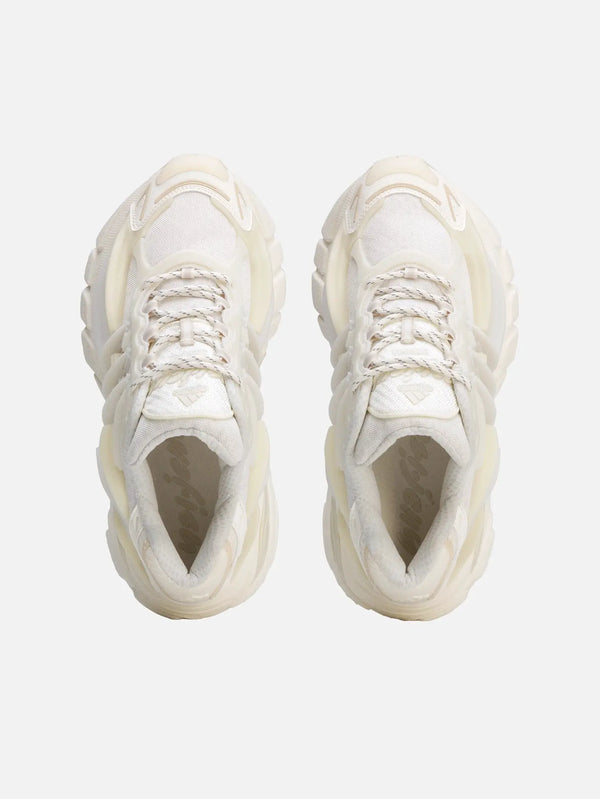 ADIDAS ORIGINALS Pharrell x adidas Adistar Jellyfish 'Triple White' – Triple White, üstten görünüm, iki ayakkabı
