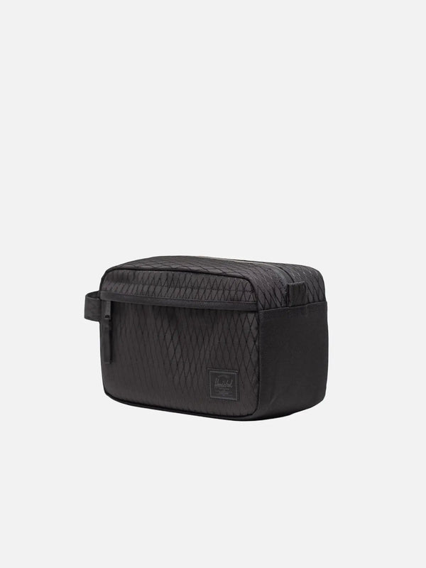 HERSCHEL Chapter - Black Diamond/Black – ön görünüm, siyah, diamond quilt desenli çanta