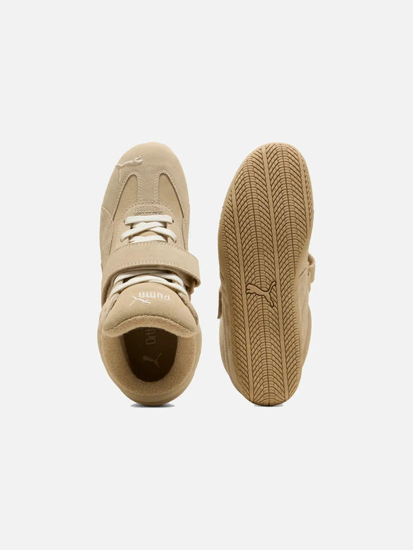 PUMA Speedcat Wedge Tonal Wns – sand dune/alpine snow, iki ayakkabı üstten ve taban görünümü