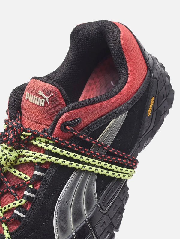 PUMA A$AP ROCKY X Puma Straycat – Black/Formula Red, önden yakın çekim