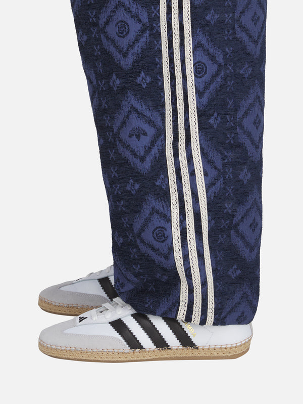 ADIDAS ORIGINALS, CLOT x adidas Ikat Pant - Tech Indigo, PANTOLON, shopi go'da!