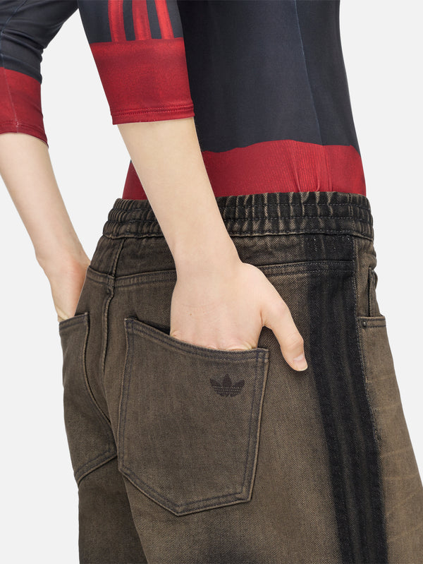 ADIDAS ORIGINALS, AVAVAV x adidas Denim Pants - Carbon, PANTOLON, shopi go'da!