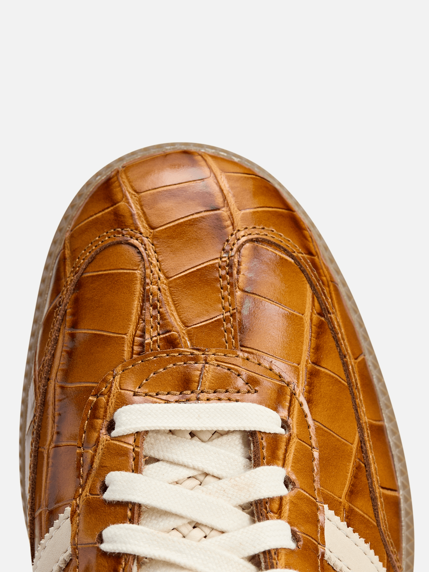 Superstar metallic bruin sales