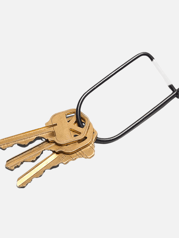 CRAIGHILL, Enameled Wilson Keyring White / Vapor Black, ANAHTARLIK, shopi go'da!