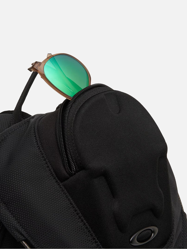 OAKLEY, Bathroom Sink RC Backpack - Blackout, SIRT ÇANTASI, shopi go'da!