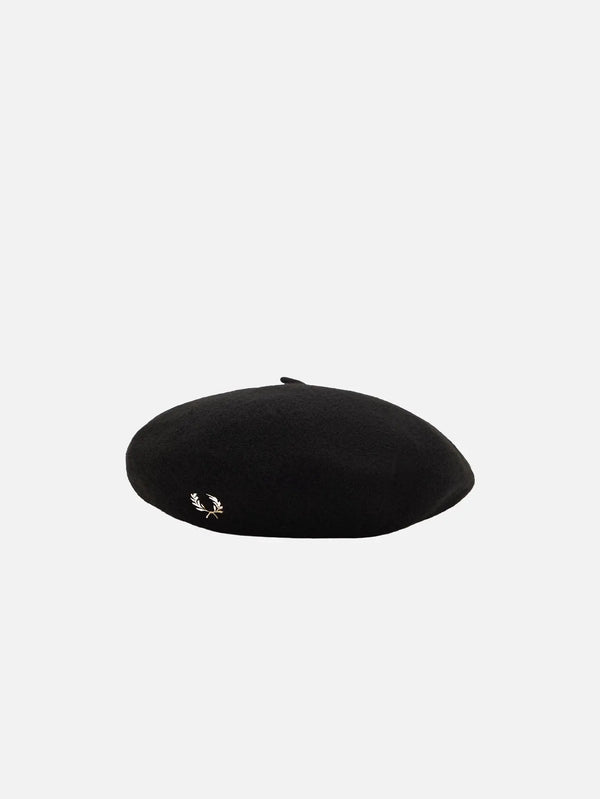 FRED PERRY Beret – Black/Champagne, önden logo detayı