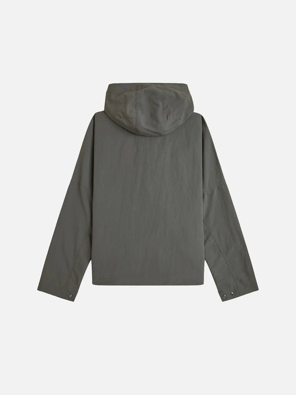 FRED PERRY Cropped Ripstop Parka – field green, arka görünüm, kapüşonlu