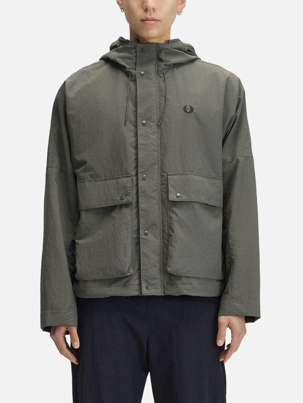 FRED PERRY Cropped Ripstop Parka – Field Green, önden görünüm
