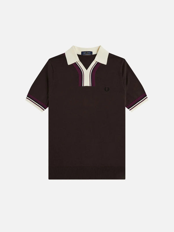 FRED PERRY Tipped Open Neck Knitted Shirt - Rich Brown – önden görünüm, krem yaka