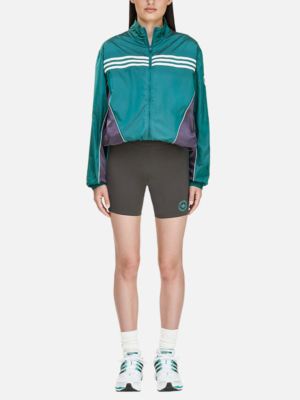 ADIDAS ORIGINALS, Sporty & Rich x adidas Bike Short - Carbon, ŞORT, shopi go'da!