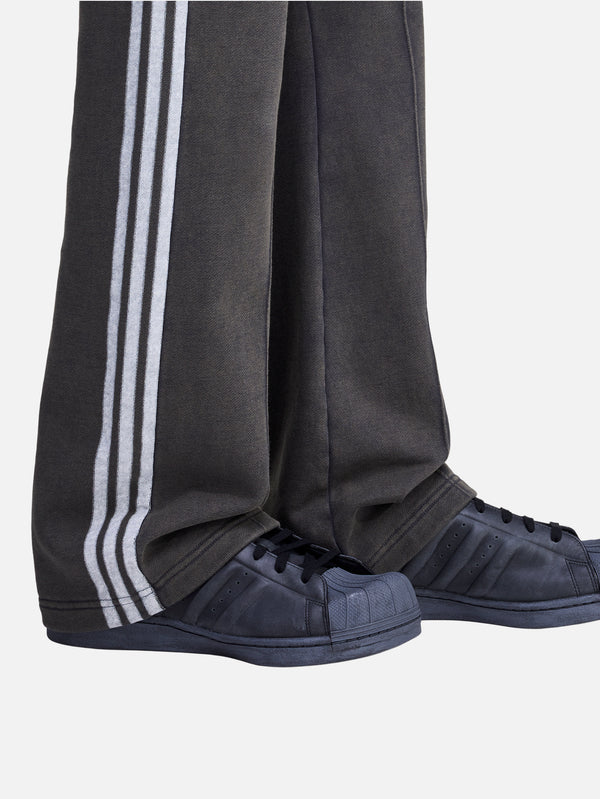 ADIDAS ORIGINALS, AVAVAV X adidas French Terry Track Pant - Carbon, EŞOFMAN ALTI, shopi go'da!