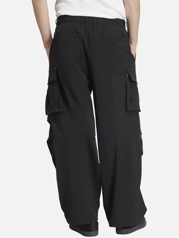 ADIDAS ORIGINALS Premium Essentials Utility Pant – siyah, arka görünüm