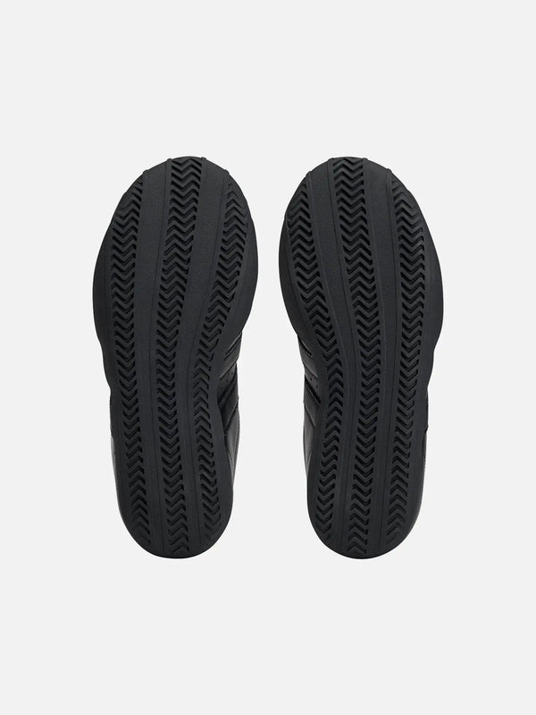 Y-3 Superstar 3G – Black, taban görünümü, iki ayakkabı