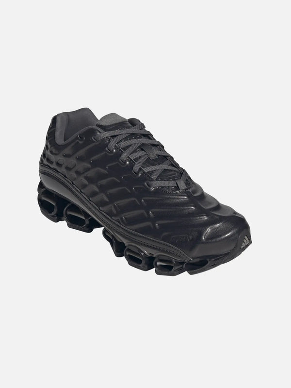 ADIDAS ORIGINALS Megaride F50 – Utility Black, yakın çekim, üst doku