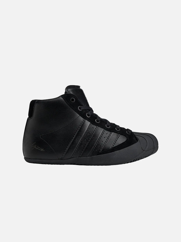 Y-3 Pro Model 3G – Black, yandan görünüm