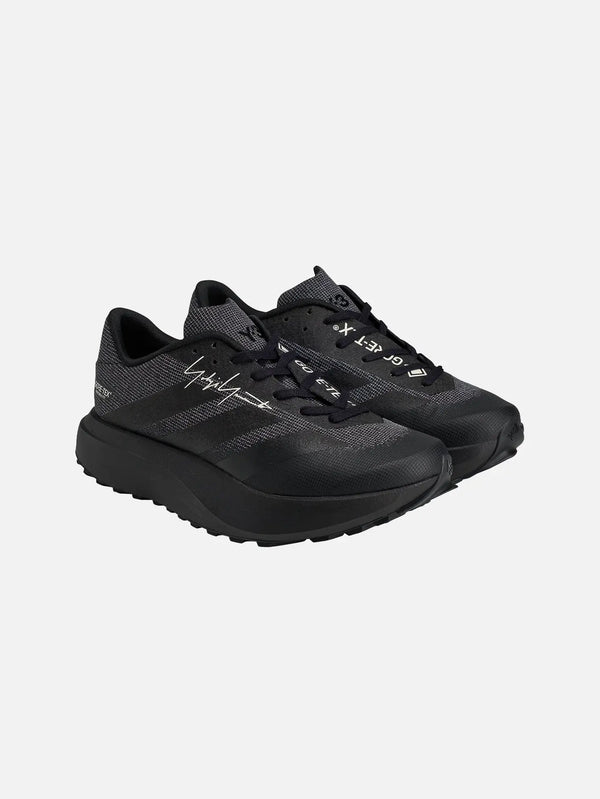 Y-3 Evo SL ATR GTX – Black, 3/4 görünüm, GORE-TEX üst, kalın taban