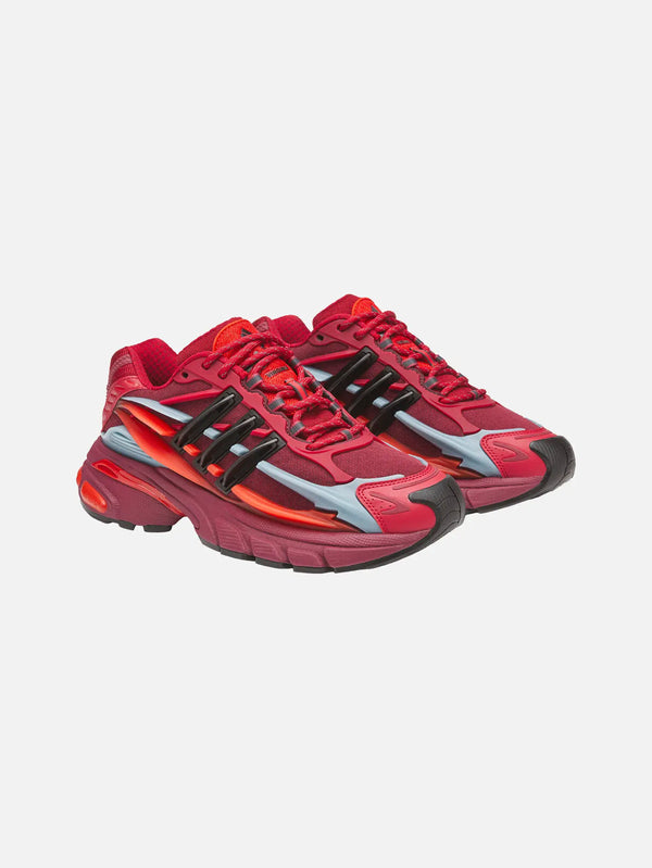 ADIDAS ORIGINALS Pharrell x adidas Adistar Jellyfish Red – 3/4 önden görünüm, iki ayakkabı
