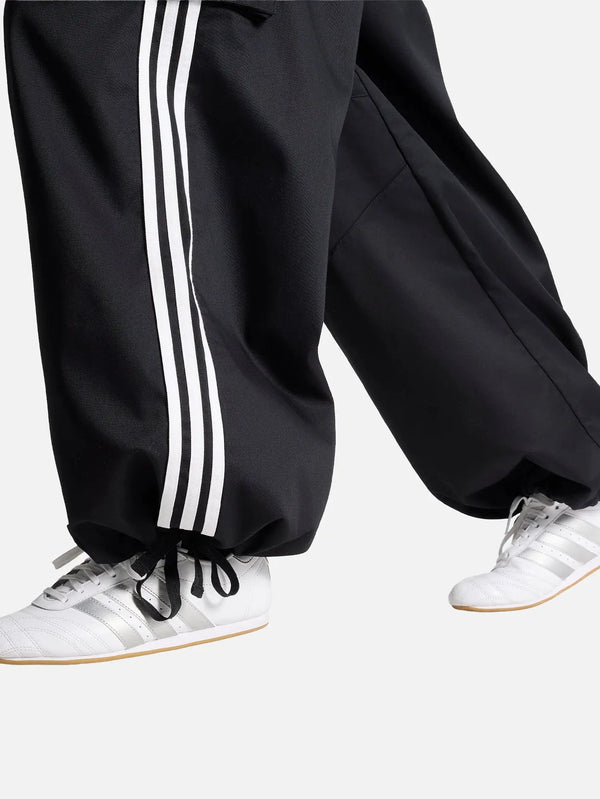 ADIDAS ORIGINALS Twill 3-Stripes Cargo Pants - Black/White – siyah-beyaz, yan görünüm