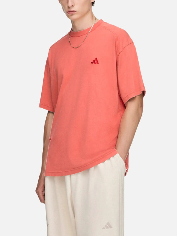 ADIDAS ORIGINALS Tyrell Winston x adidas T-Shirt - Better Scarlet – Better Scarlet, yan görünüm