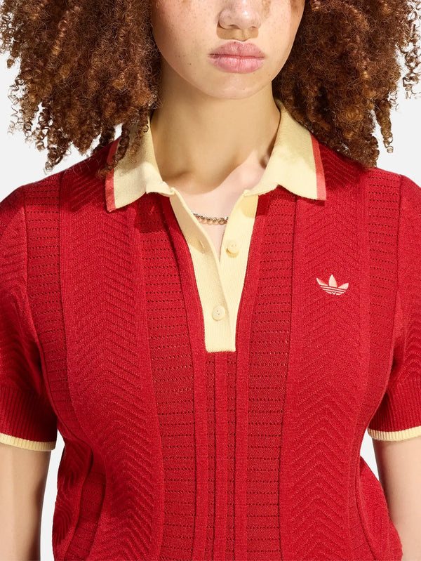 ADIDAS ORIGINALS Cable Knit Cali Polo Tee - Victory Red – önden görünüm, polo yakası ve trefoil logolu