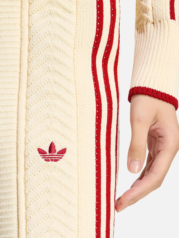ADIDAS ORIGINALS SST Wide Leg Track Pant – Warm Vanilla, yakından görünüm, kırmızı yan şeritleri ve trefoil logosu