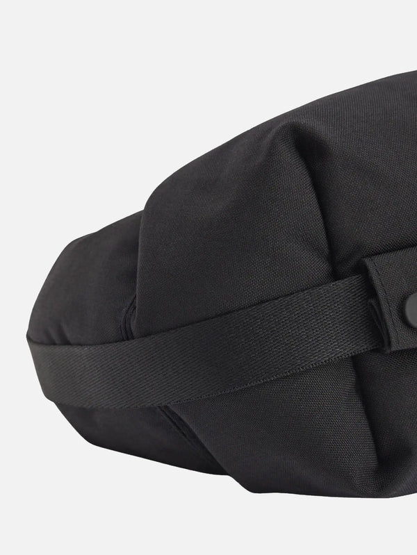 Y-3 Crescent Bag – siyah, yakın çekim