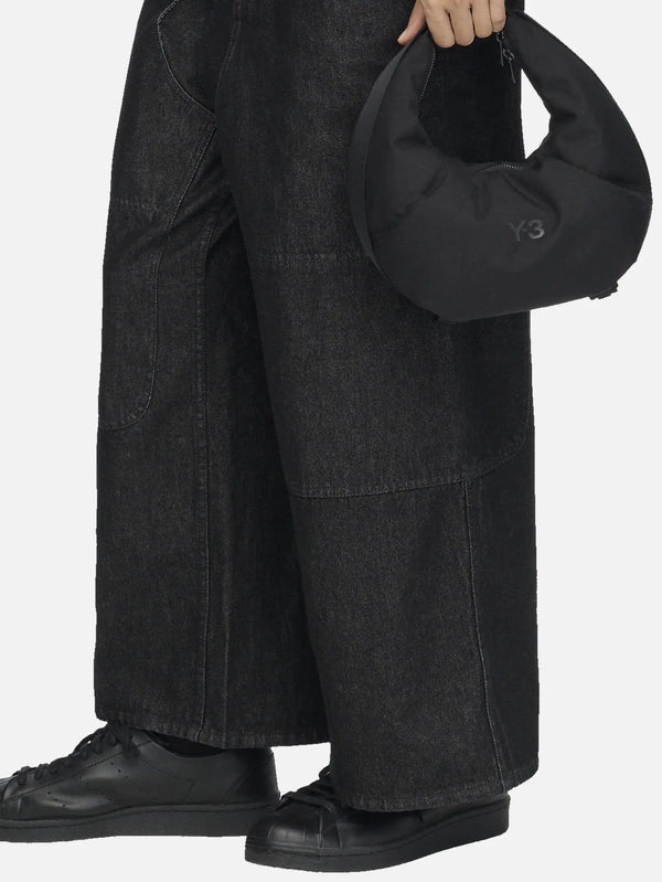 Y-3 Crescent Bag - Black – siyah, elde tutulmuş, yan görünüm