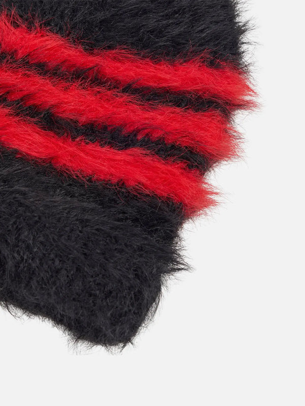 Y-3 3S Beanie – Black/Scarlet, yakın çekim tüylü dokulu yüzey