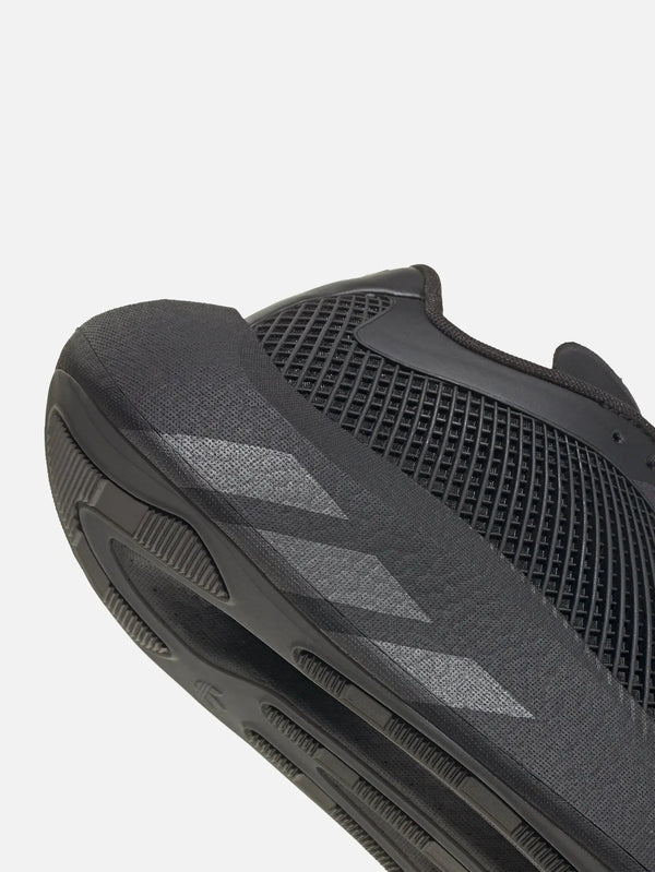 ADIDAS ORIGINALS Hyperboost Euphoria Core Black – yakın çekim, siyah üst yüzey ve ağ dokusu