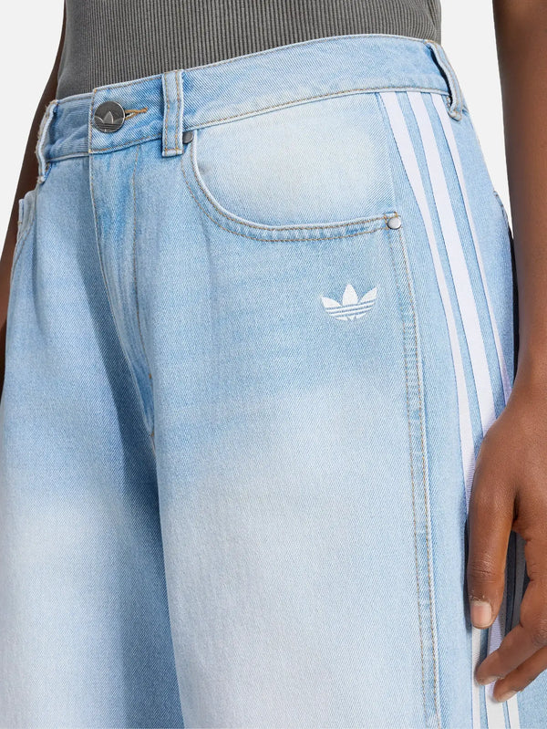 ADIDAS ORIGINALS Denim Barrel Pants – Light Blue, yandan görünüm