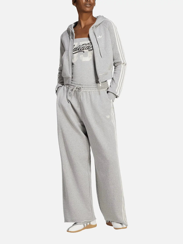 ADIDAS ORIGINALS GFX Sweat Pant - Medium Grey Heather, model üzerinde önden görünüm
