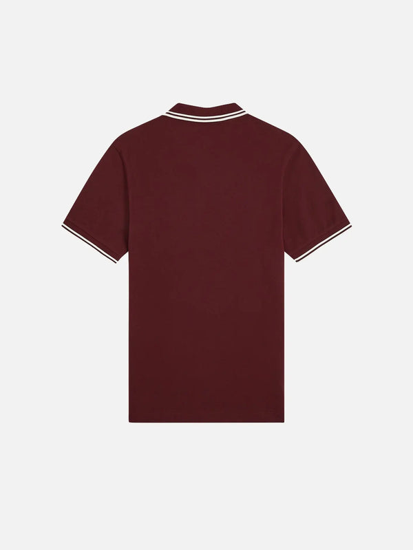 FRED PERRY Twin Tipped Fred Perry Shirt – Oxblood/Ecru, arka görünüm, beyaz çift şeritli polo yakası ve manşetler