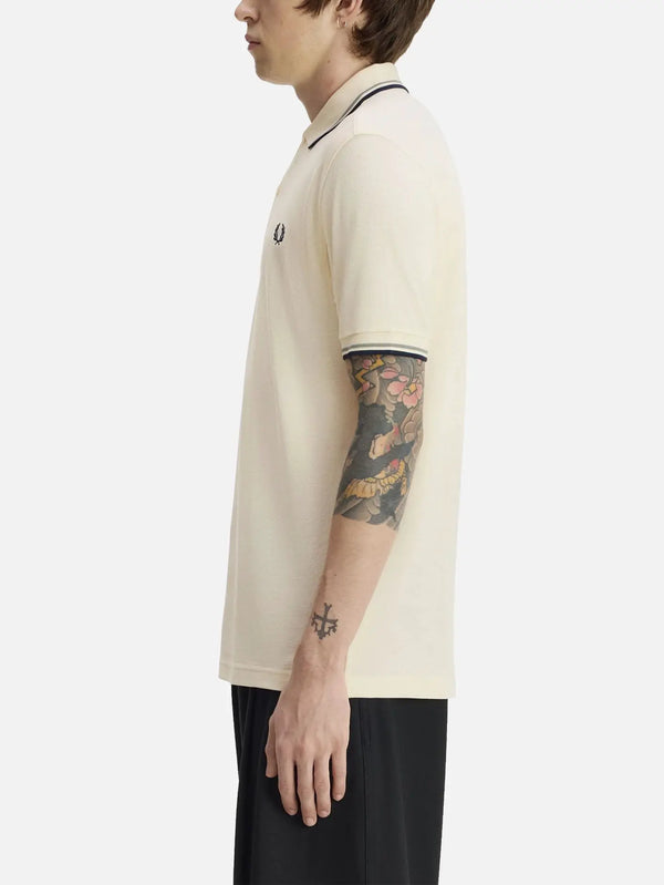 shopi go Twin Tipped Fred Perry Shirt - Ecru/Seagrass – Ecru/Seagrass, yandan görünüm