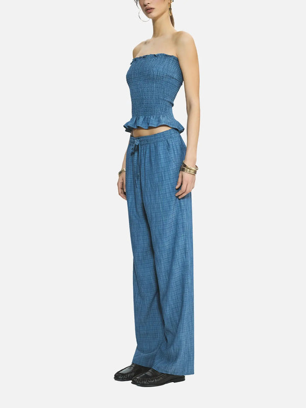 MI MAGIC LOVE Rush Blue Set – Rush Blue, straplez üst ve geniş paça pantolon, yan görünüm