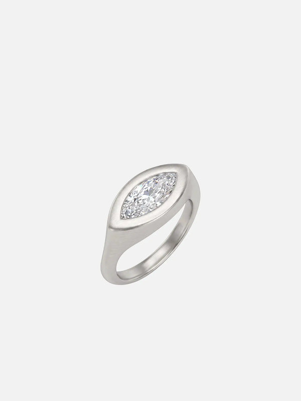 ECE LONDON Aurea Astra Ring – gümüş, üst görünüm