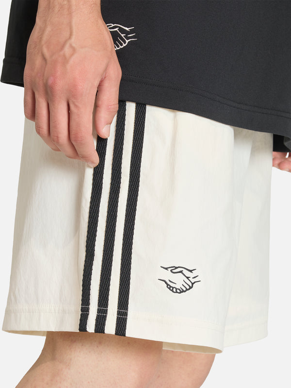 ADIDAS CONSORTIUM - ŞORT - Consortium Shorts - Chalk White - shopi go'da!.