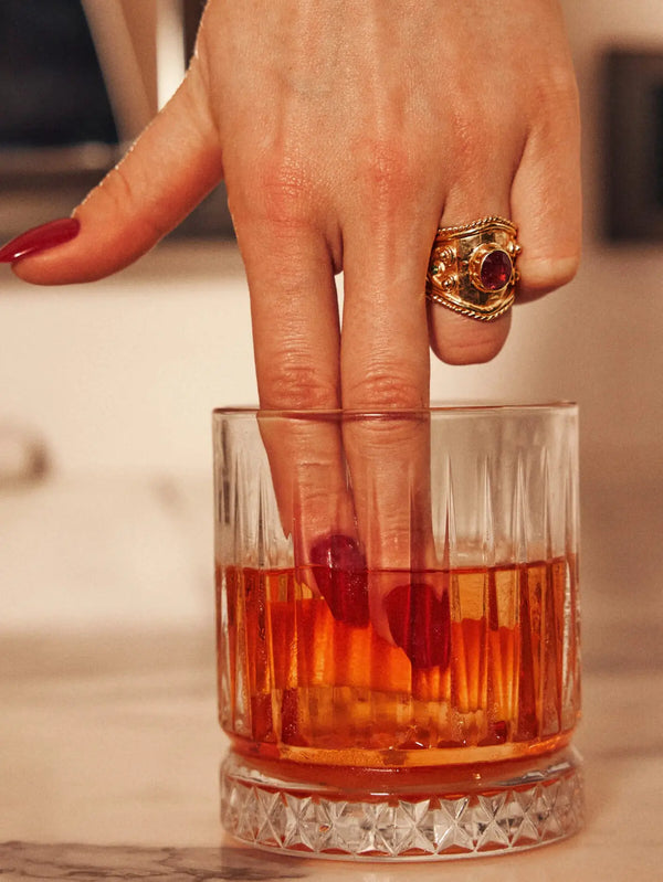 ORE DUNE Aurelia Ring - Natural Ruby & Emerald Stone – kırmızı yakut ve yeşil zümrüt taşlar, parmakta