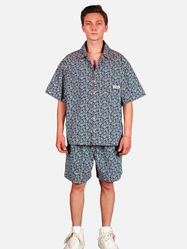 SEVDRUS Story Untold Oversize Shirt – lacivert, beyaz desenli, önden görünüm