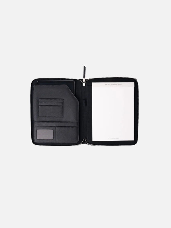 PACK'N TRA iPad Kılıfı – Siyah, açık iç görünüm; kart bölmeleri ve not defteri alanı